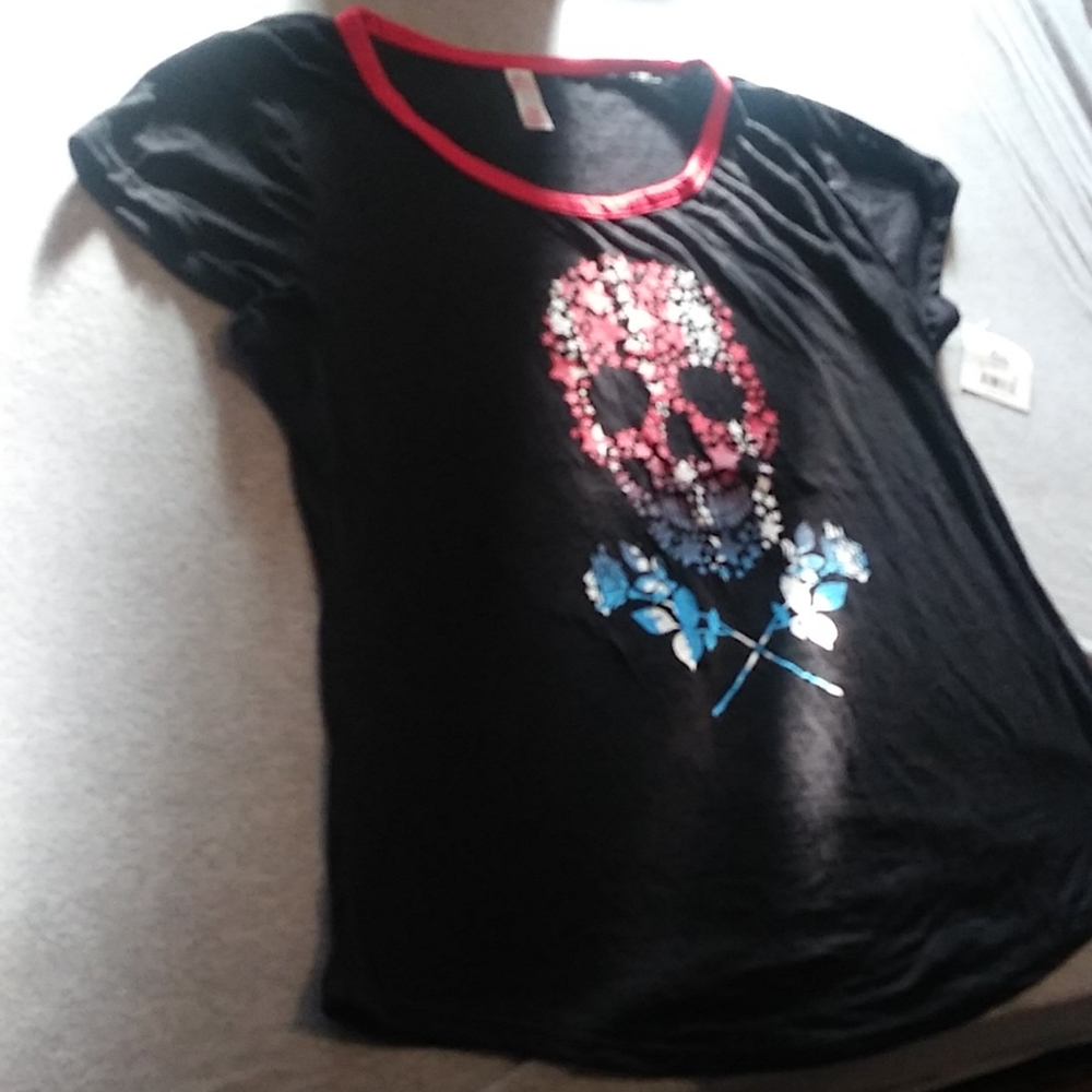Juniors skull tee